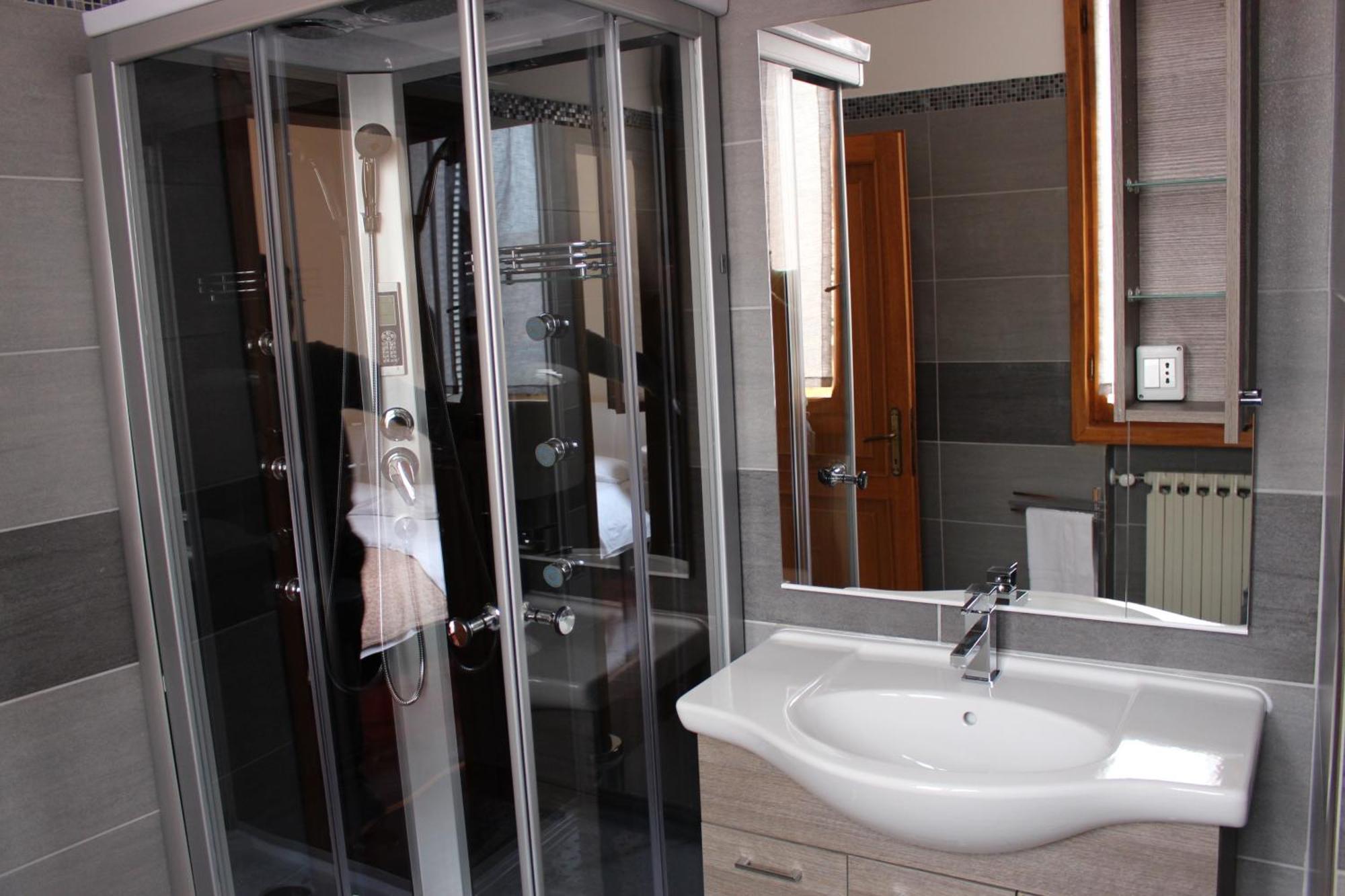 Residenza Ariosto Depandance By Studio Vita Bologna Bilik gambar
