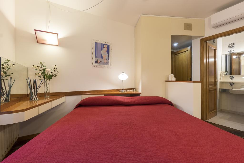 Residenza Ariosto Depandance By Studio Vita Bologna Luaran gambar